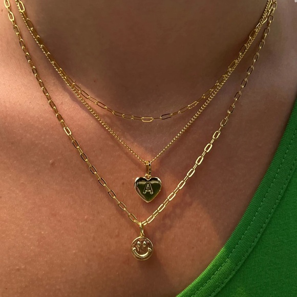 A heart Necklace - Picture 2 of 3